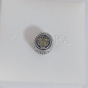 Pandora 2022 Minnie Mouse Hanukkah Menorah Bead Charm S925 Silver with box